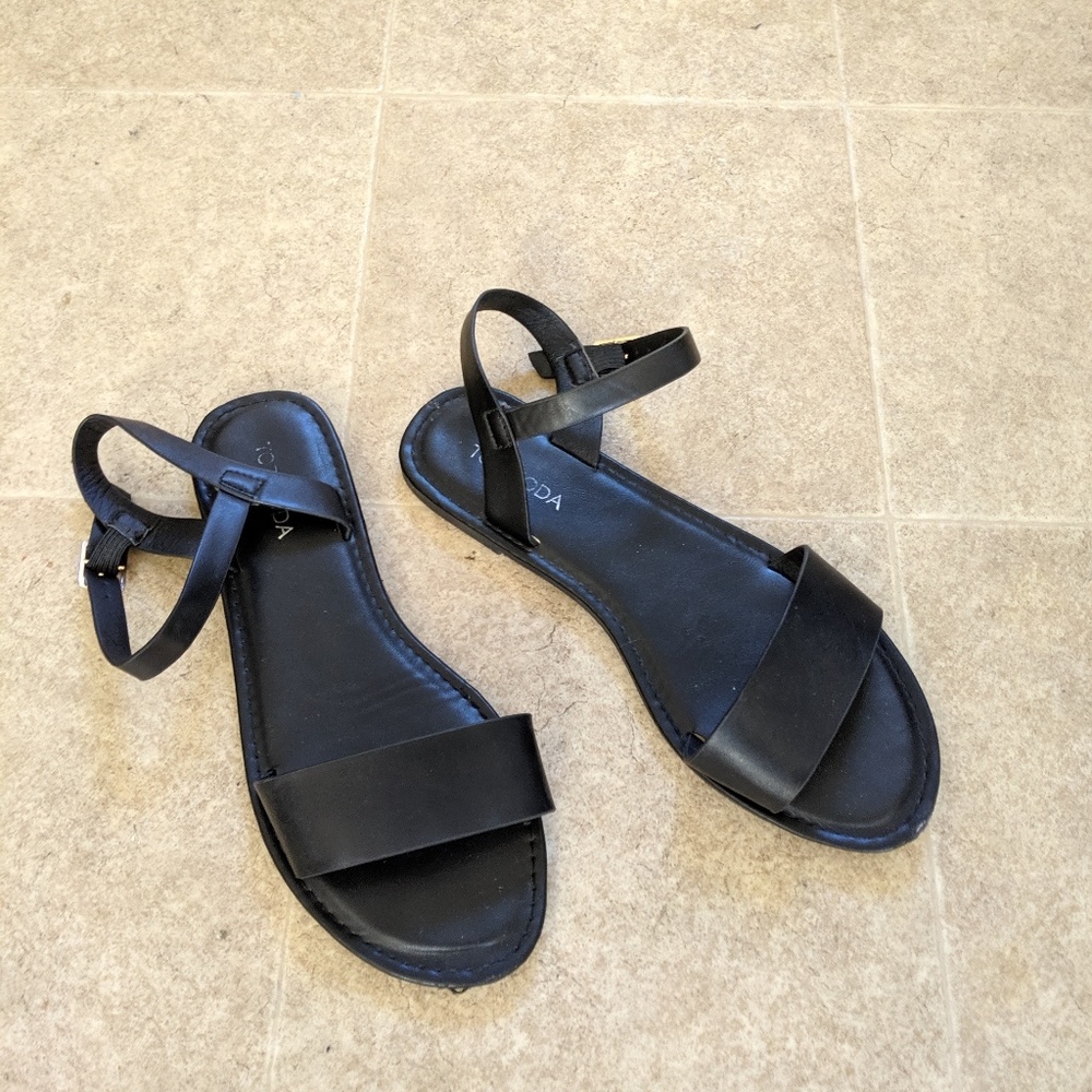 Black sandal